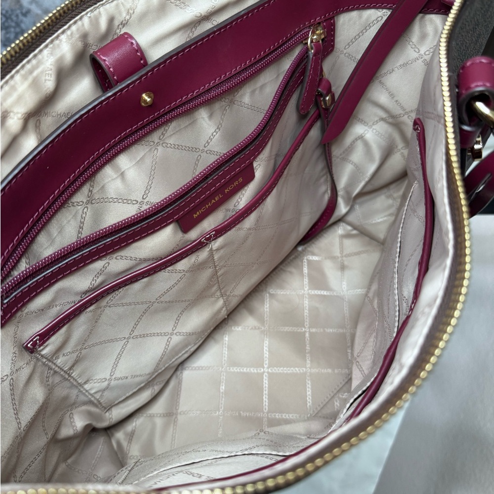 Michael Kors Tote Bag - Picture 5 of 6